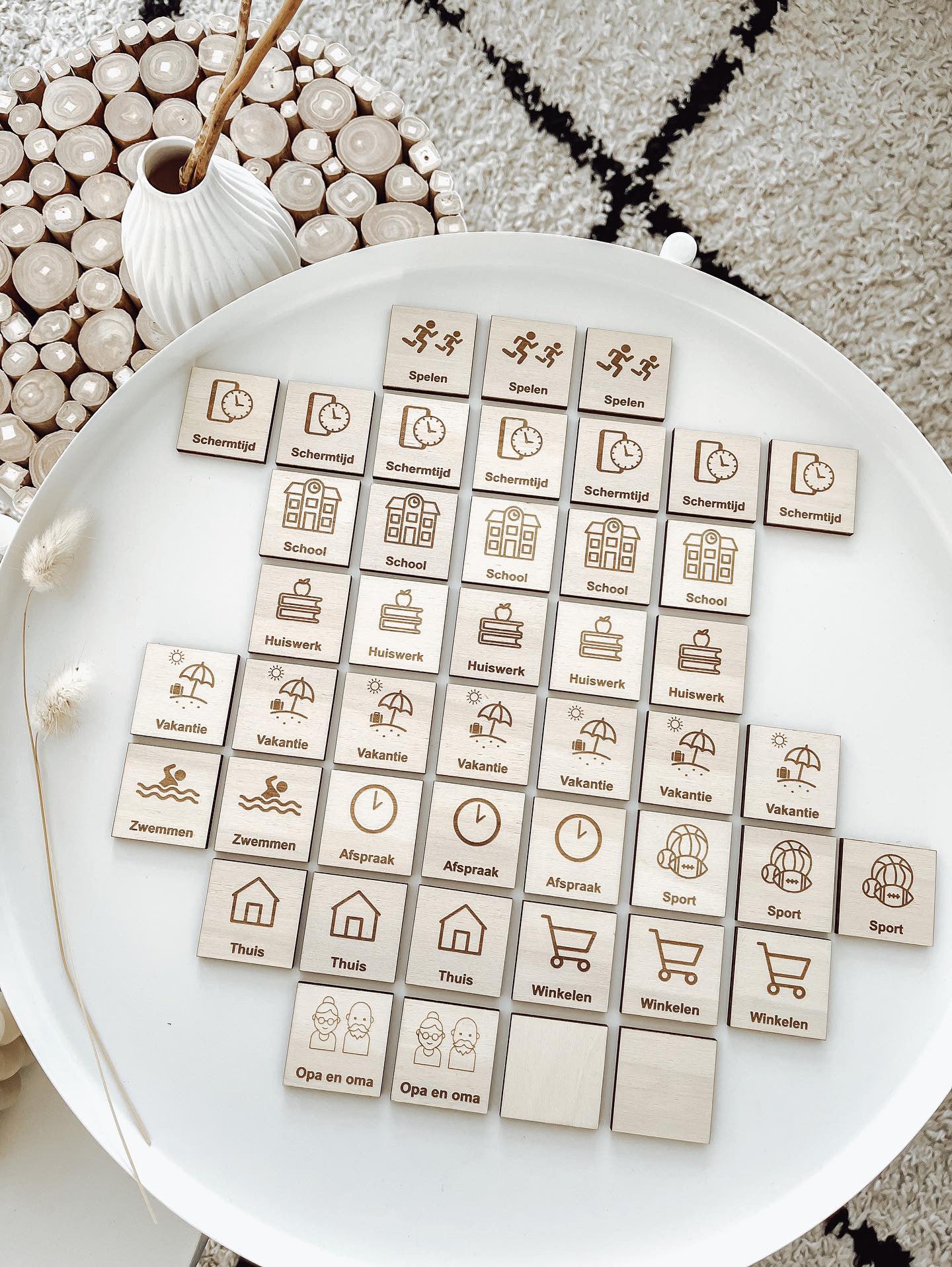 Weekplanner hout + 45 pictogrammen - yourlittlefamily-nl -