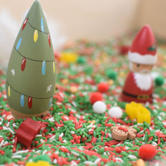 Thema Kerst speelbak met kerstfiguren en speelmateriaal