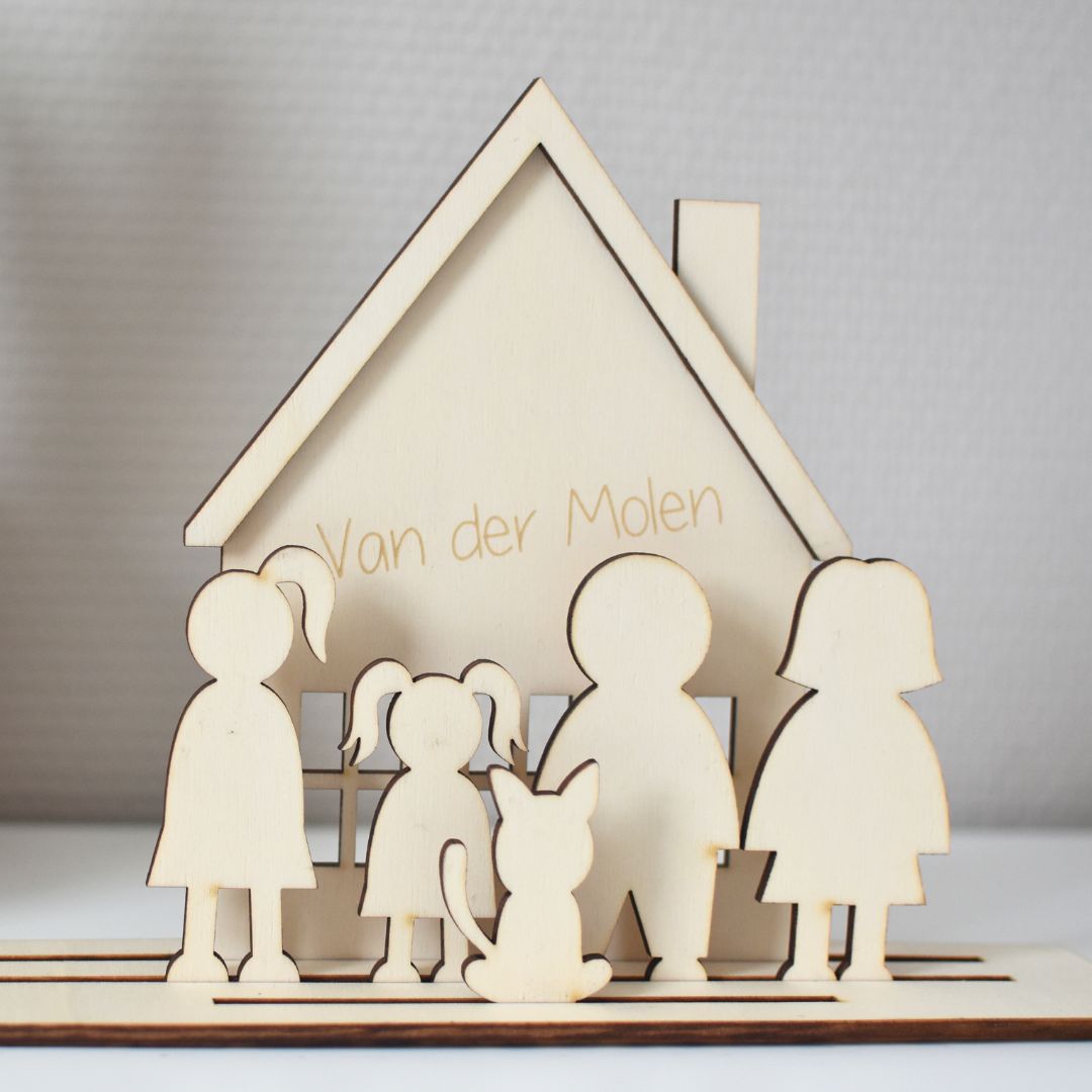 Houten Poppetjes & Gezinshuisje (Van der Molen)