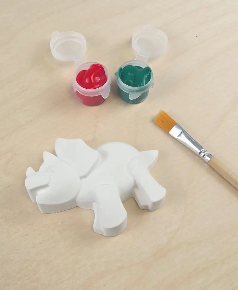Knutseltraktatie Triceratops – gips schilderen met verf