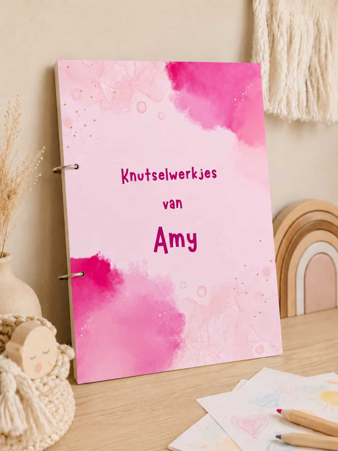 Bewaarbundel knutselwerkjes A4 – Roze aquarel met naam