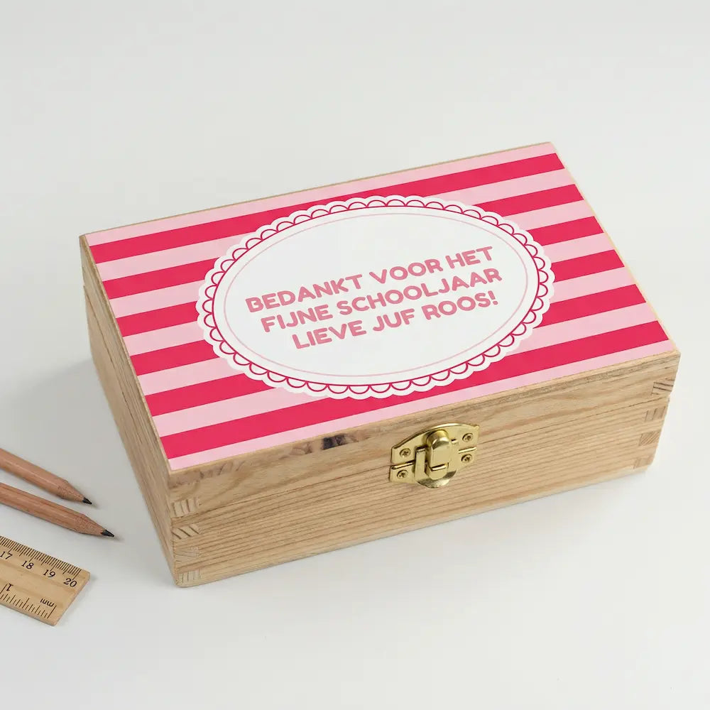 Houten theedoosje met naam – perfect bedankje voor juf of meester