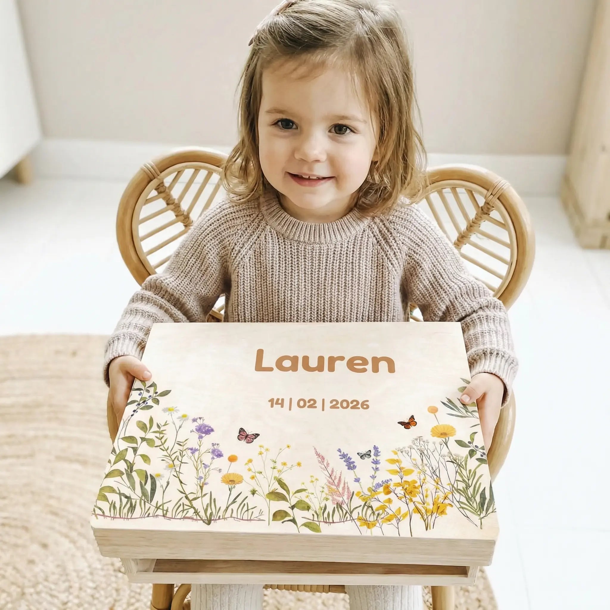Bewaarbox groot met naam – Bloemenweide design (Lauren)
