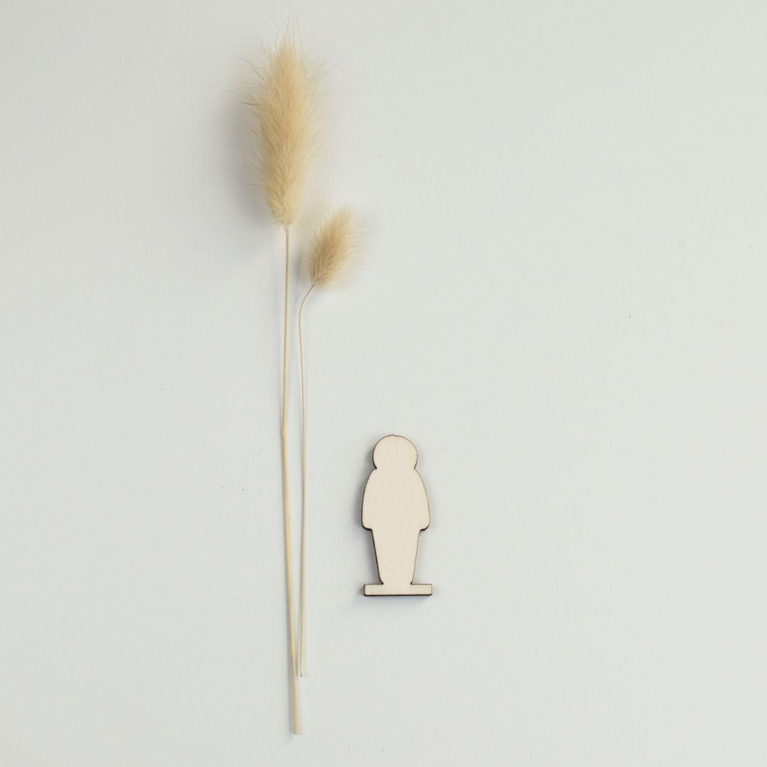 Houten poppetje jongen – kinderfiguur voor het familiehuisje
