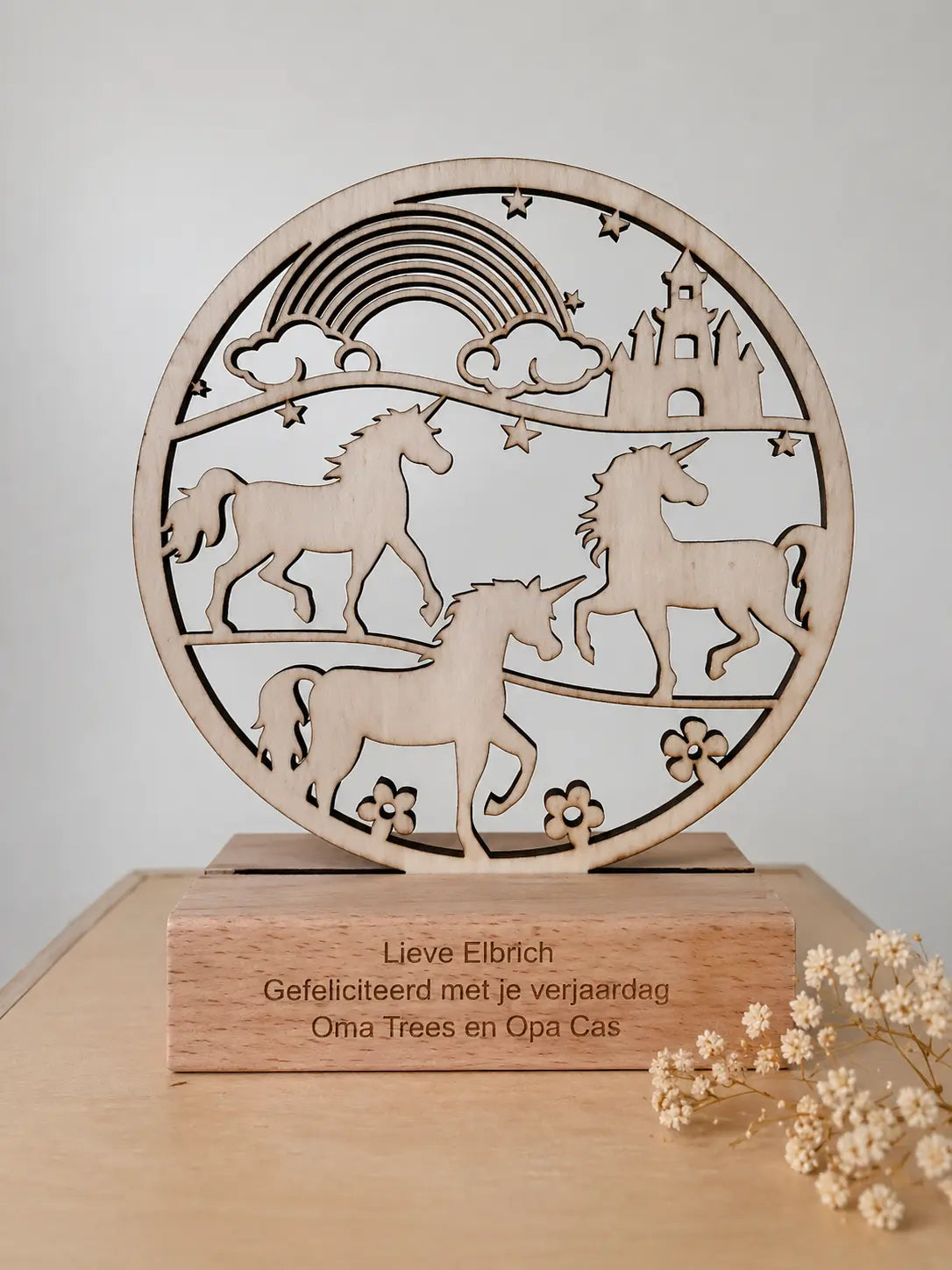 Gepersonaliseerde houten kinder trofee unicorn – Verjaardagscadeau met naam