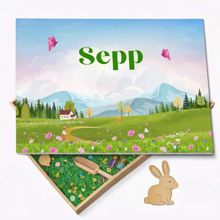 Houten speelbak met deksel bergen en bloemen (Sepp)