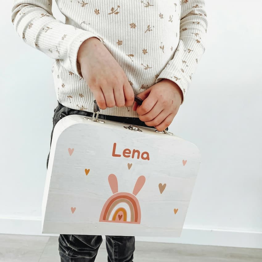 Koffertje regenboog met eigen naam (Lena)