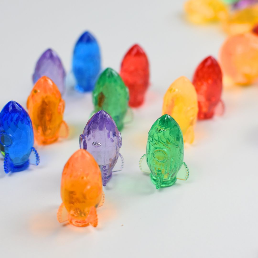 Gekleurde ruimtefiguren 54 stuks