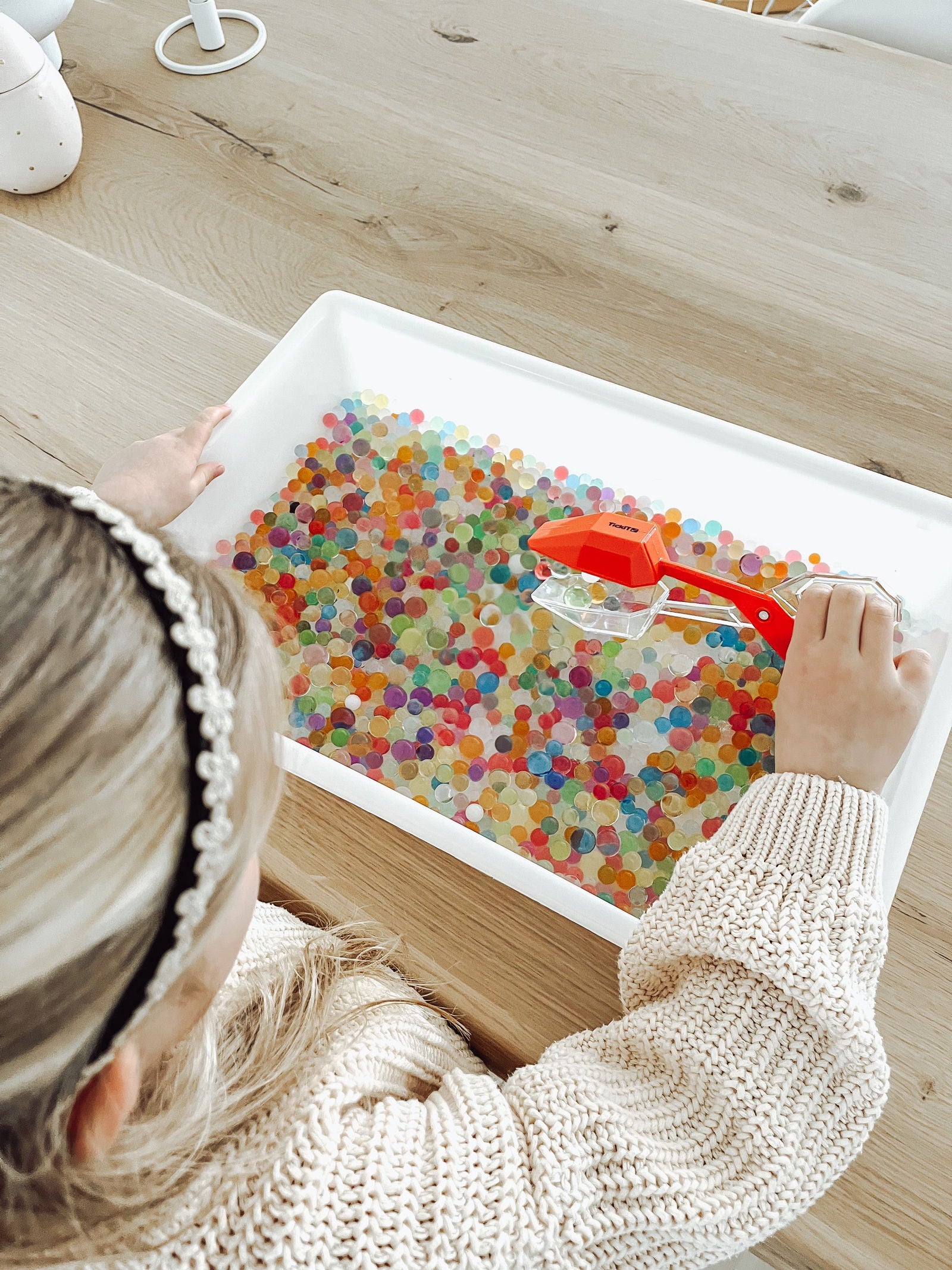 Set Speelbak XL + waterparels + grijper - yourlittlefamily-nl - 
