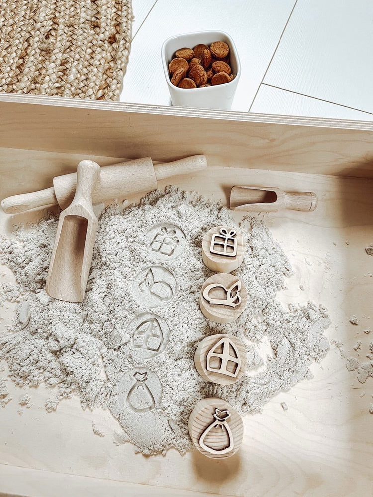 Set houtenspeelbak + deksel + zand + sinterklaasstempels - yourlittlefamily-nl - 