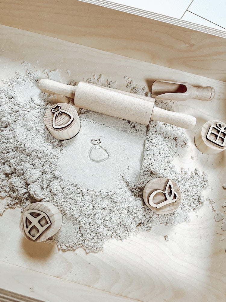Set houtenspeelbak + deksel + zand + sinterklaasstempels - yourlittlefamily-nl - 