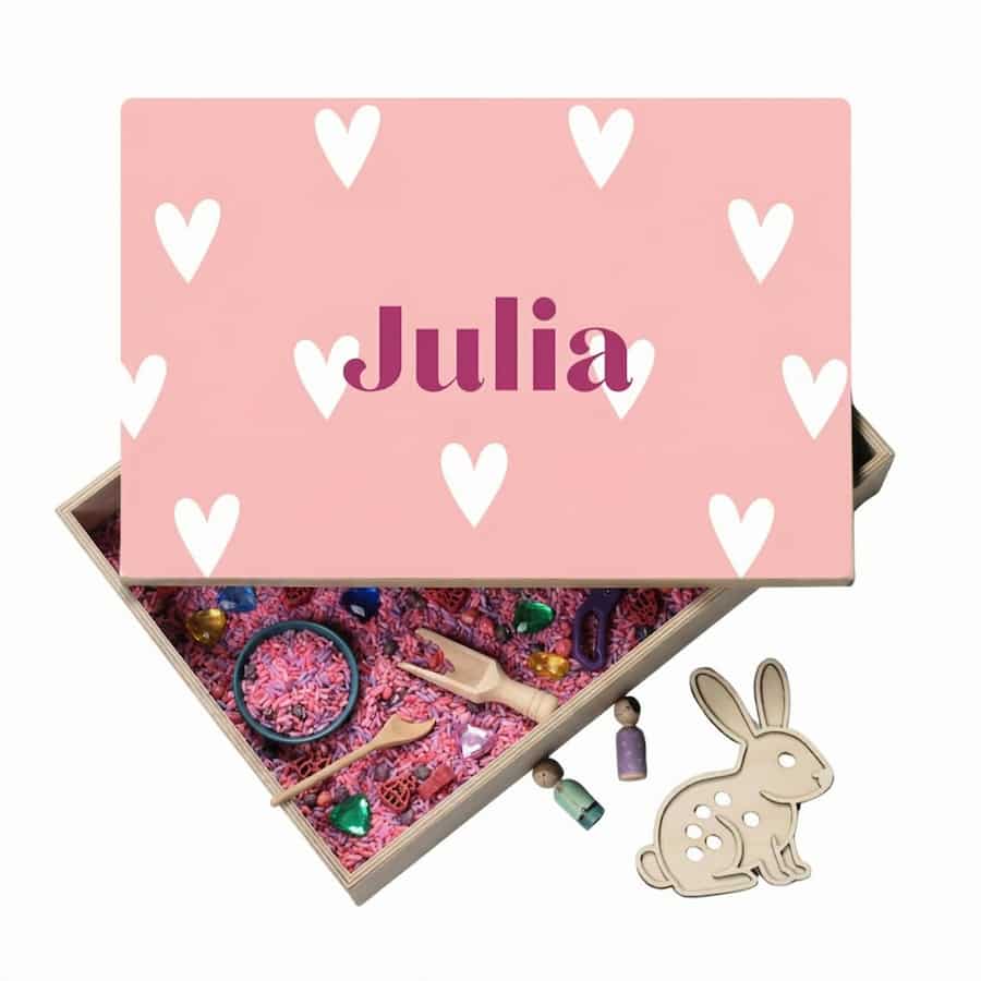 Houten speelbak met deksel hartjes (Julia)