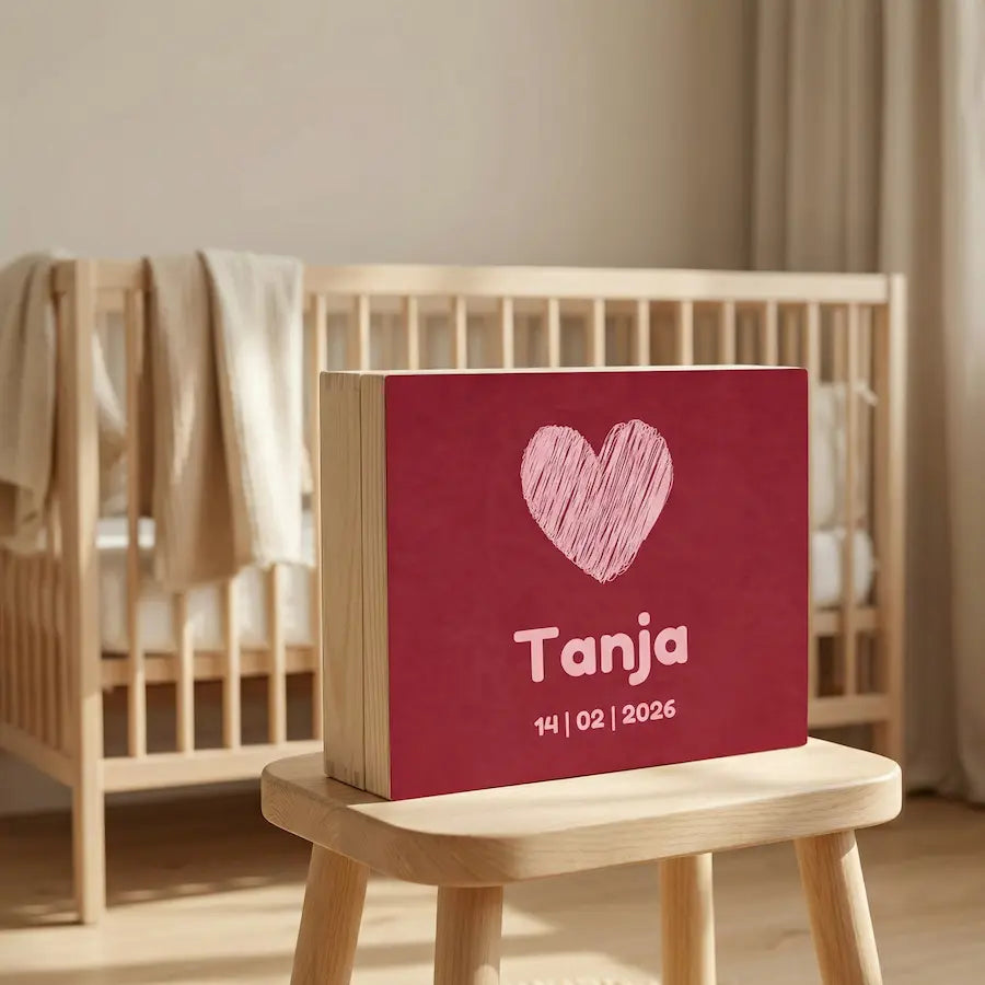 Bewaarbox groot met naam – Hart design (Tanja)