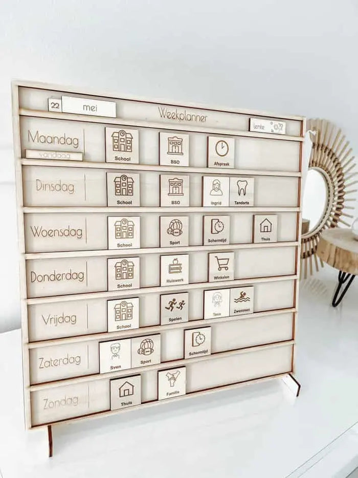 Houten weekplanner met standaard pictogrammen