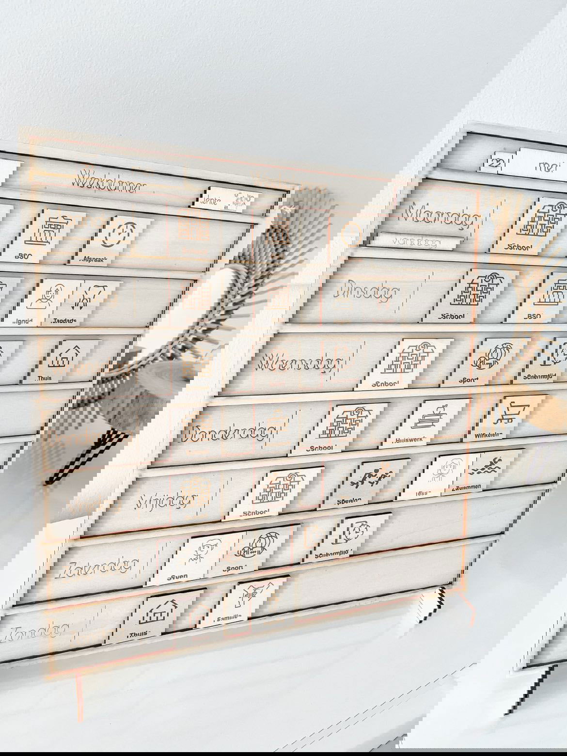 Weekplanner hout + 45 pictogrammen - yourlittlefamily-nl - 